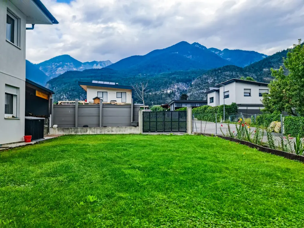 Stilvolles Haus mit großem Garten, Sauna und Traumlage!