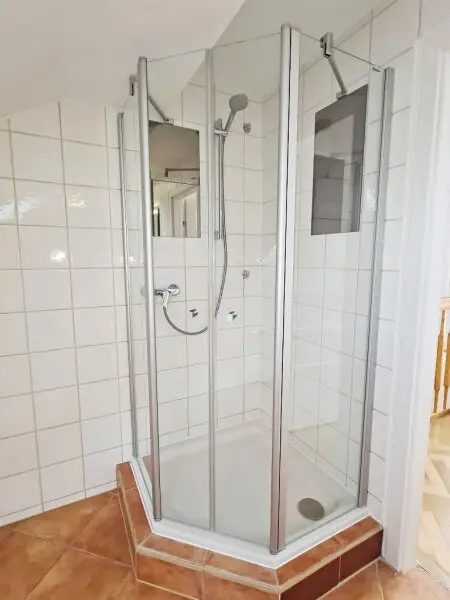 ZELINKAGASSE, DACHGESCHOSS, klimatisierte 157 m2 Maisonette mit 18 m2 Terrasse, 4 Zimmer, Küche, Wintergarten, 2 Bäder, Börse-Nähe