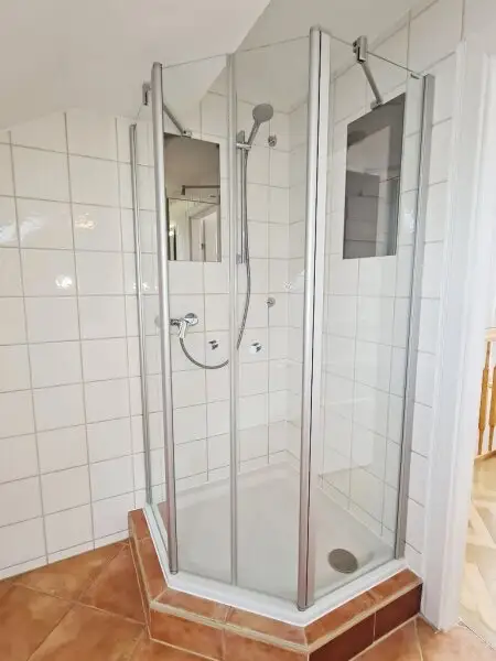 ZELINKAGASSE, DACHGESCHOSS, klimatisierte 157 m2 Maisonette mit 18 m2 Terrasse, 4 Zimmer, Küche, Wintergarten, 2 Bäder, Börse-Nähe