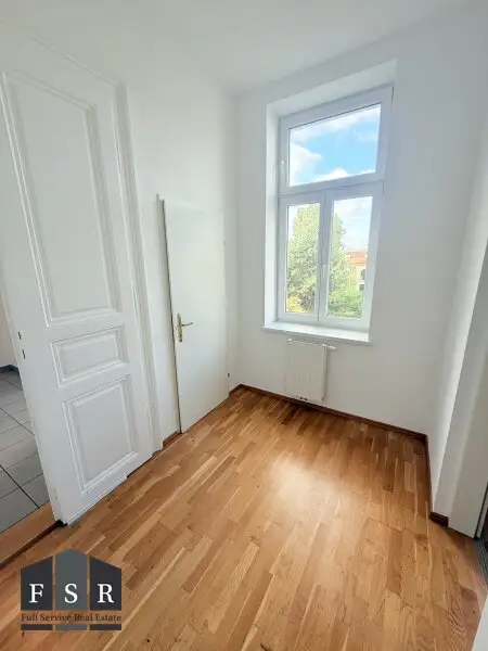 5-Zimmer-Altbauwohnung mit Balkon, lichtdurchflutet und ruhig in guter Lage des 5. Bezirks - zukünftige U-Bahnnähe