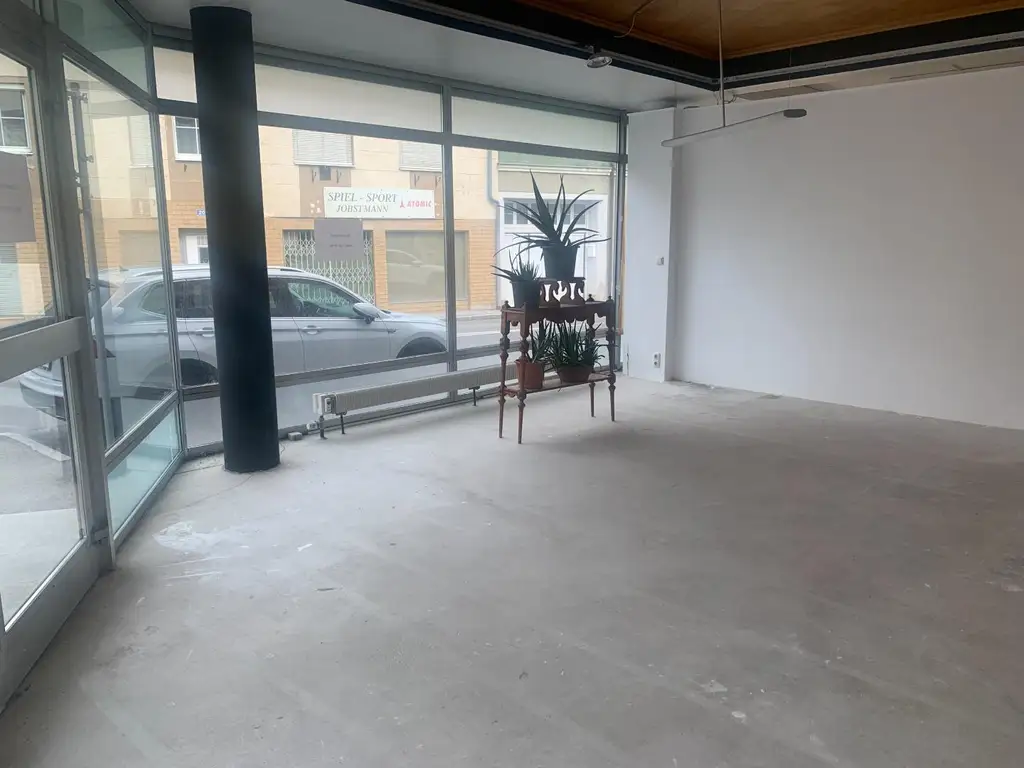Schönes, helles Innenstadt - Geschäftslokal, barrierefrei, auch als Büro, Praxis oder Ordination nutzbar