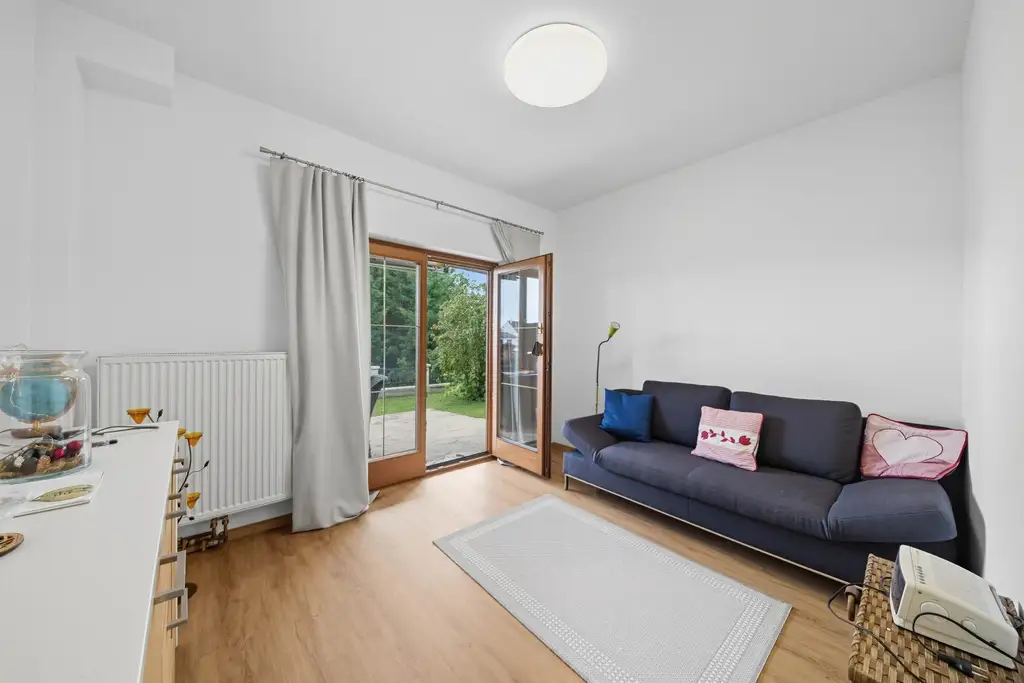 GARTENTRAUM MIT EIGENEM SEEZUGANG AM MARIENSEE- MODERN RENOVIERTES KLEINWOHNHAUS SOFORT BEZIEHBAR!