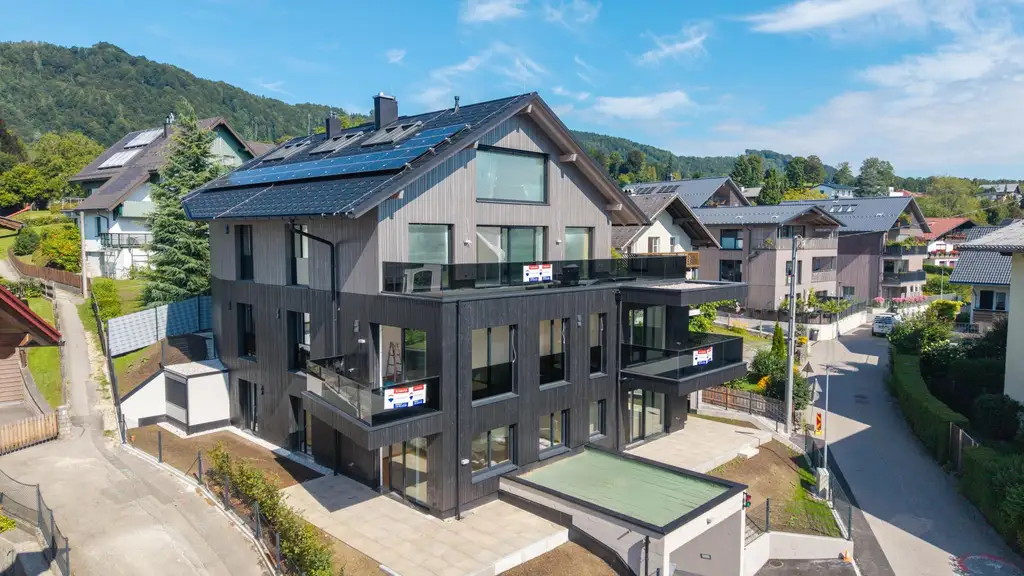 wenige Schritte zum See und ins Zentrum - Haus am See - Bezugsfertige Neubauwohnung in Altmünster