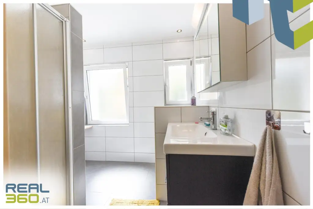 Attraktives Einfamilienhaus mit großzügiger Außenanlage und moderner Ausstattung!