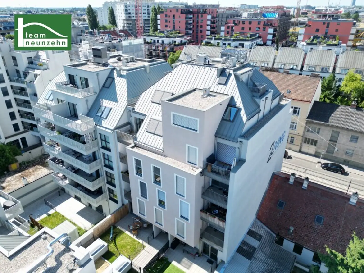 Fenster und Eingang bei der Donaufelder Straße! Vielseitig nutzbare Praxis/Ordination/Gastronomie/Einzelhandel in Toplage nahe Kagraner Platz. - WOHNTRAUM