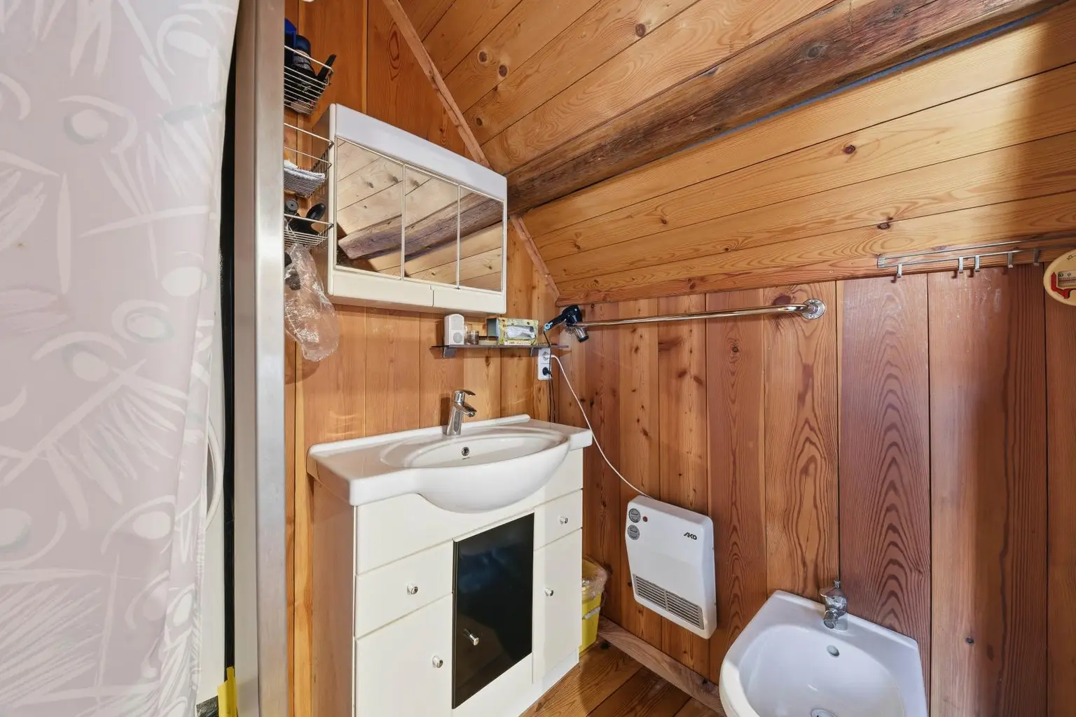 Weinkultur erleben im Ort für Genießer – Weinkeller, Presshaus & Weingarten vereint