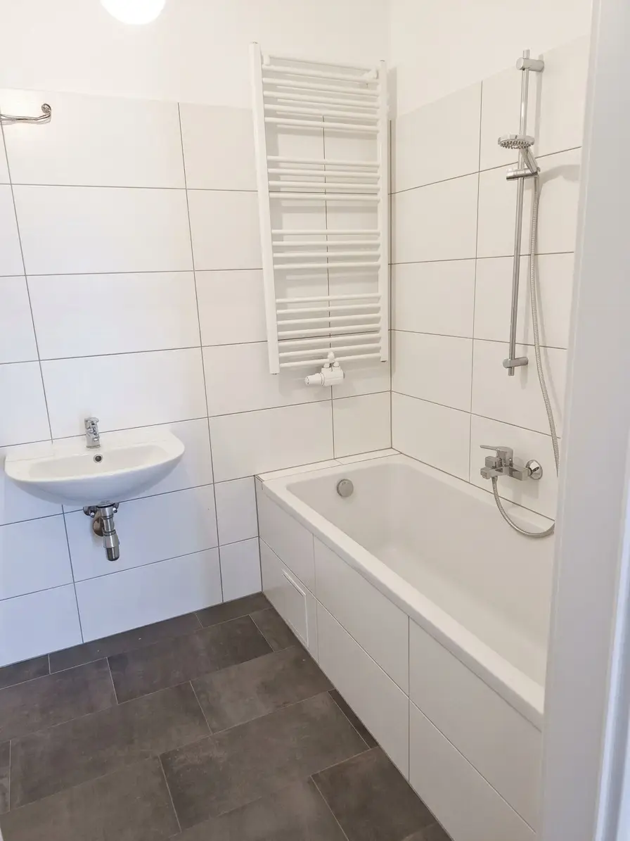 Neubau: Ca. 76 m² Wohnung mit Balkon