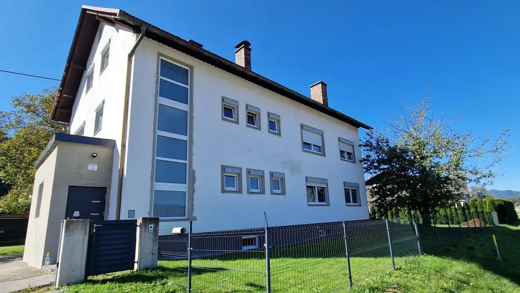 Großes Haus mit 2 Wohneinheiten und schönem Garten in ruhiger Lage in Neuhaus