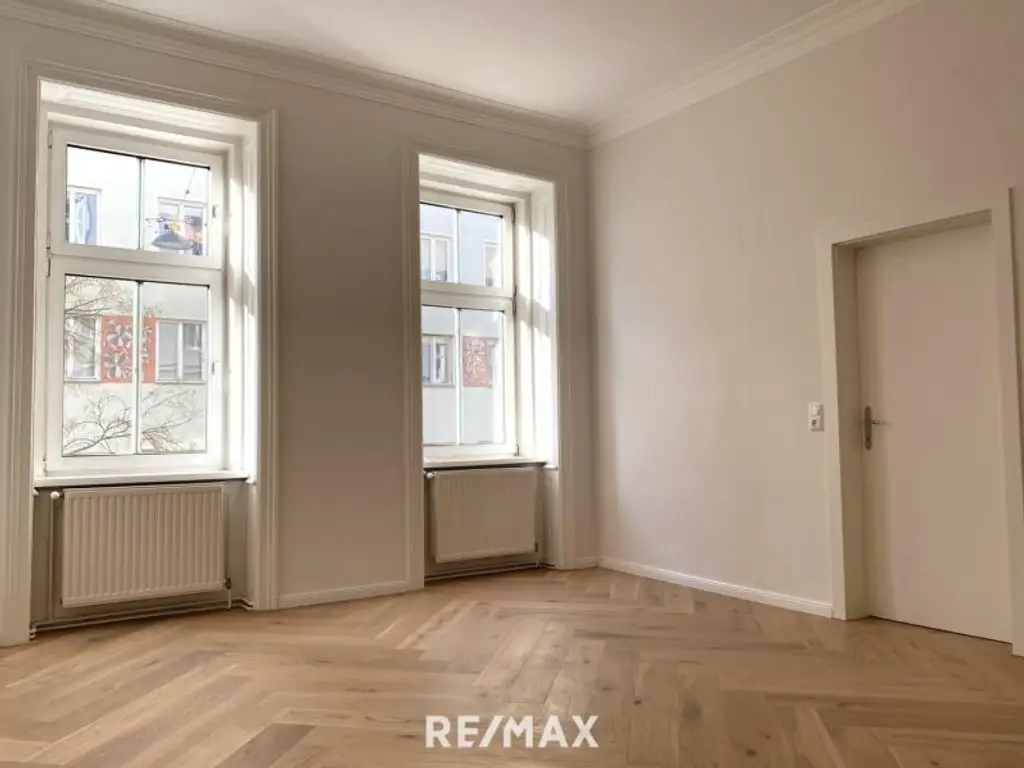 Erstbezug nach Sanierung - Altbau-Flair in AKH/U6-Nähe!