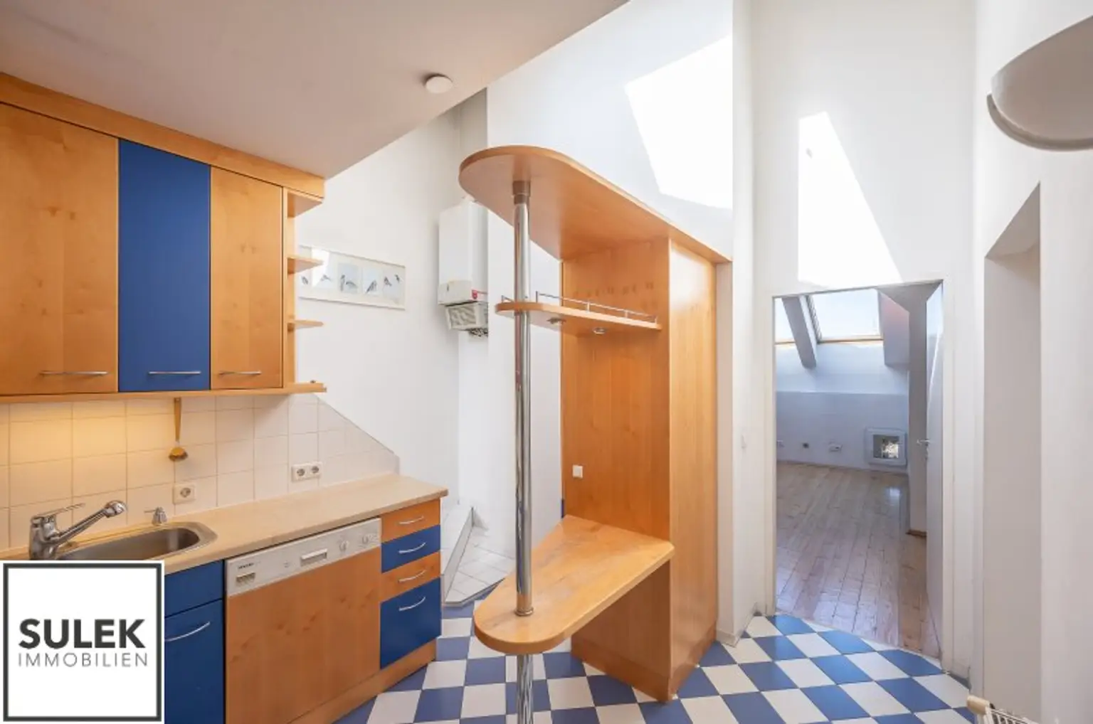 3 Zimmer-Dachgeschosswohnung mit Terrasse am Währinger Gürtel, nahe U6!