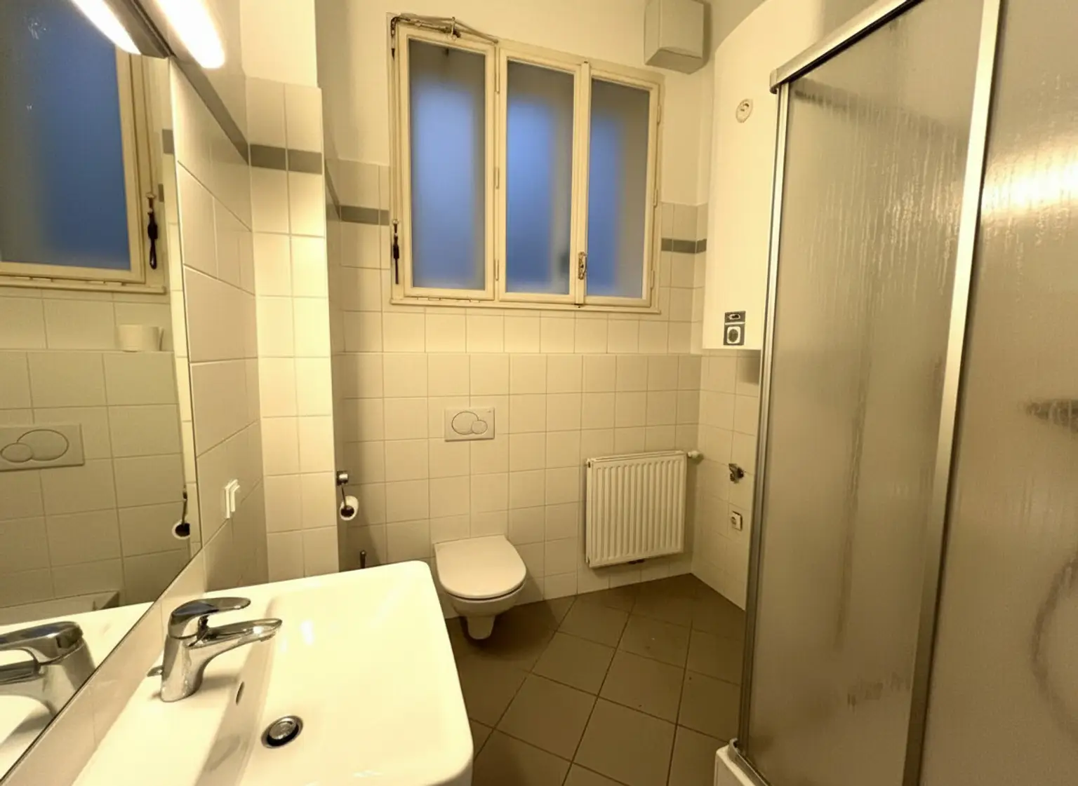 Wohnen in Bestlage: Schöne 4-Zimmer Altbauwohnung