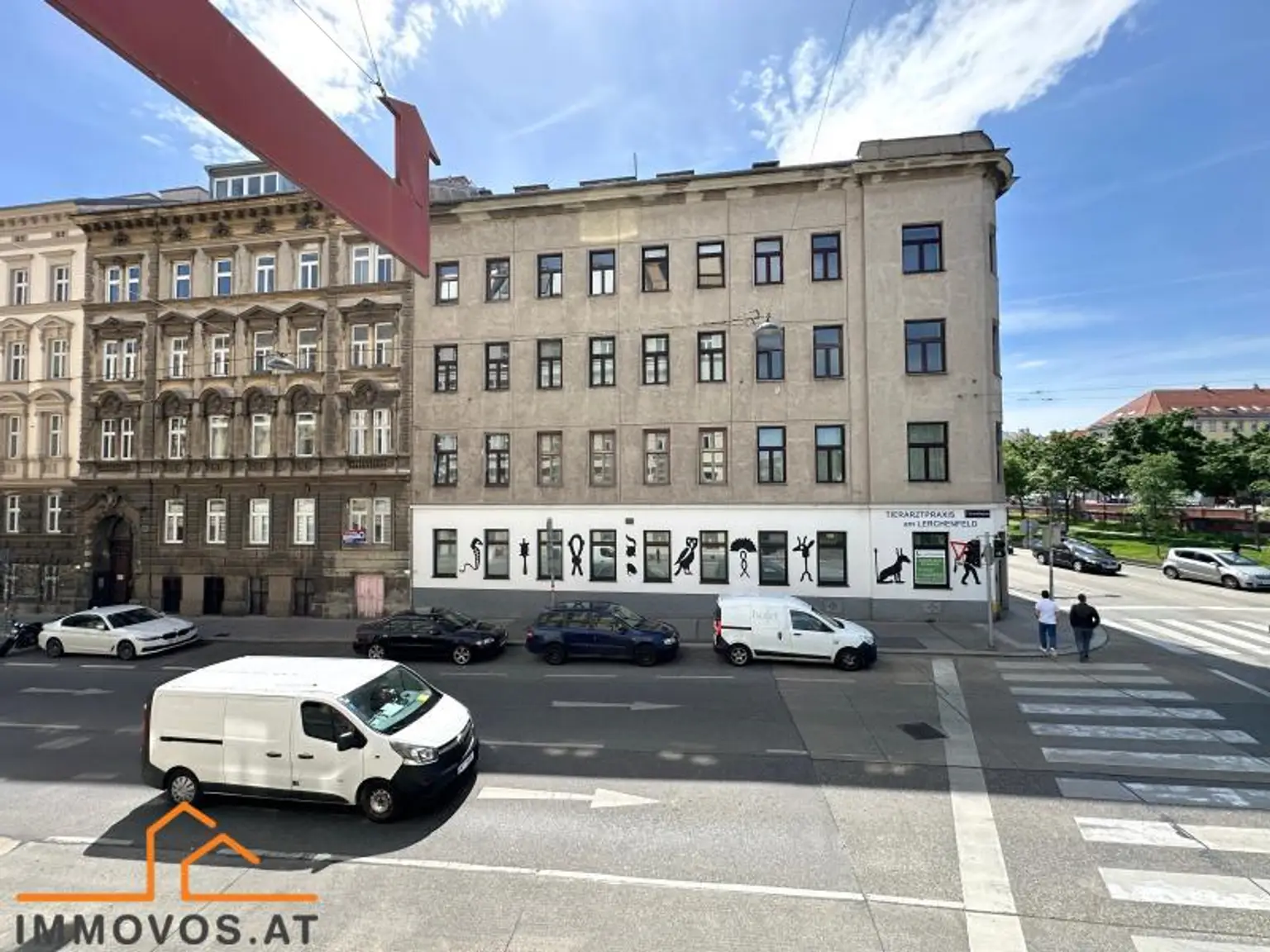 sanierungsbedürftige WOHNUNG - ALTBAU - schönes HAUS