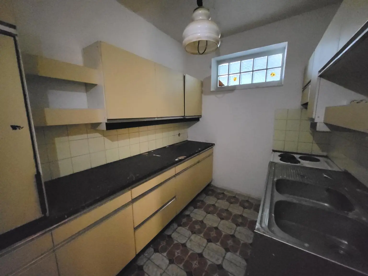 HELLE 2-ZIMMERWOHNUNG MIT GROSSER LOGGIA