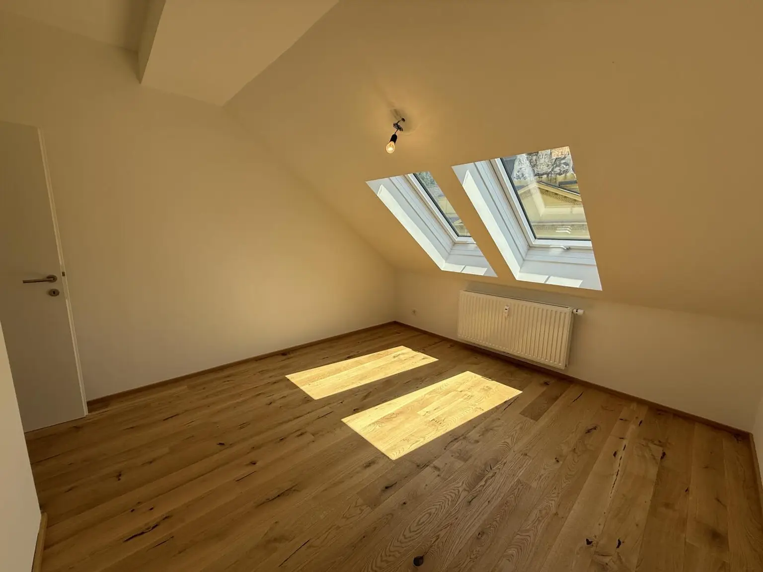 Erstbezug: Moderne Dachgeschosswohnung mit Balkon und Lift in begehrter Lage nahe dem Lendplatz K6/11