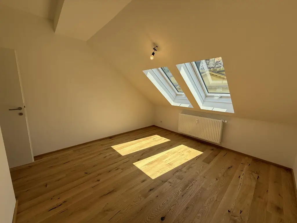 Erstbezug: Moderne Dachgeschosswohnung mit Balkon und Lift in begehrter Lage nahe dem Lendplatz K6/11