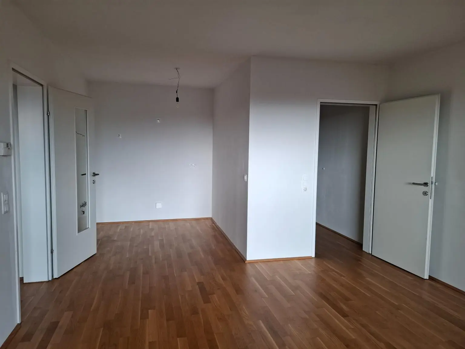 *** 2-Zimmer-Wohnung mit Loggia und Tiefgaragenstellplatz zu vermieten