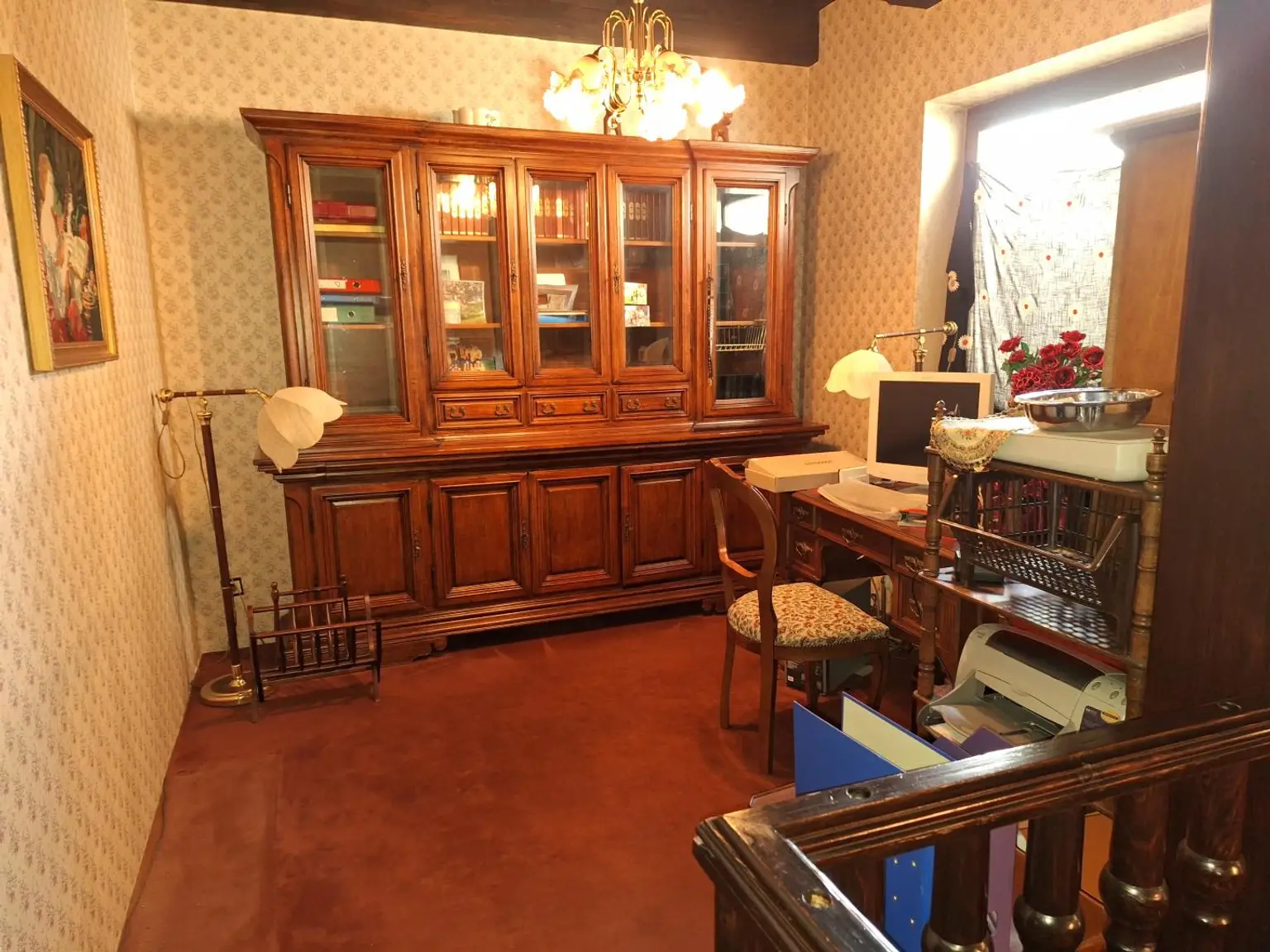 Absolut ruhig gelegen Villa mit überdachtem Pool, direkt am Waldrand auf 2.003 m² Grundstück.