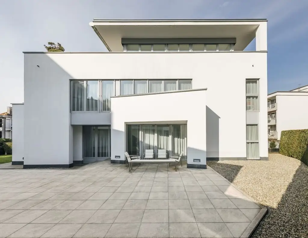 Stilvolles Wohnen in Toplage am Bodensee - Elegante Villa mit beeindruckender Architektur