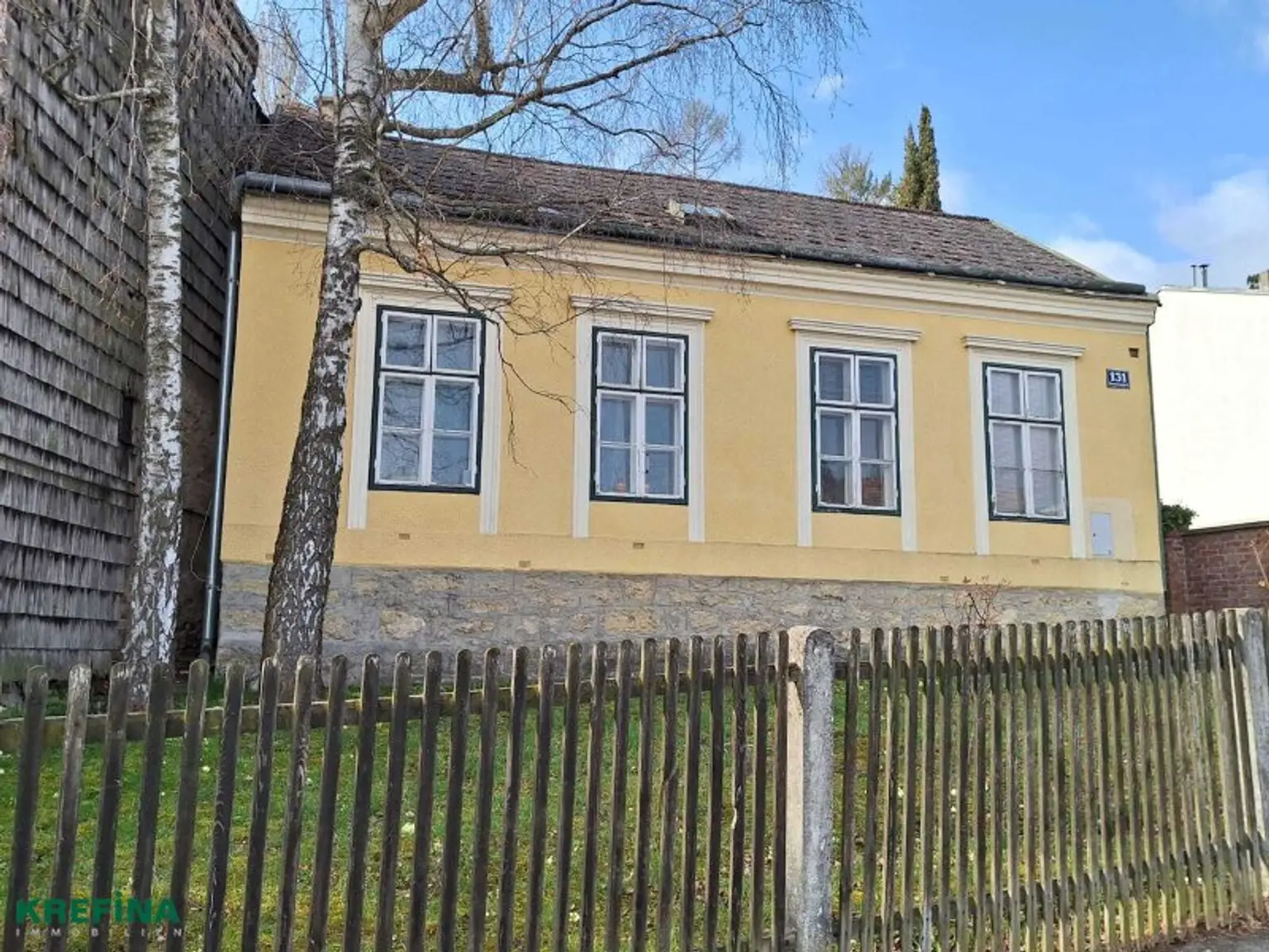 Rarität! Gebäude mit charakteristischer Strassenfassade - Zu- und Umbau ergibt eine Kombination aus "Alt und Neu" -  Maurer Wald Nähe