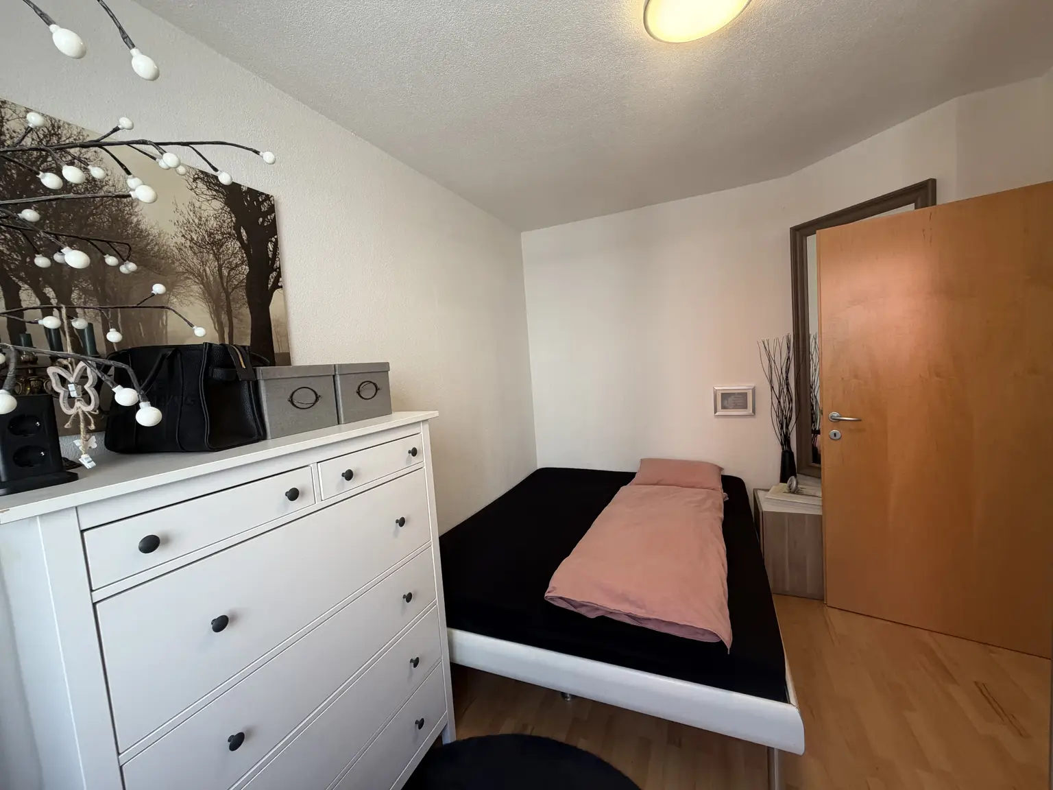 Bild Schlafzimmer 1 Nr. 2.jpg