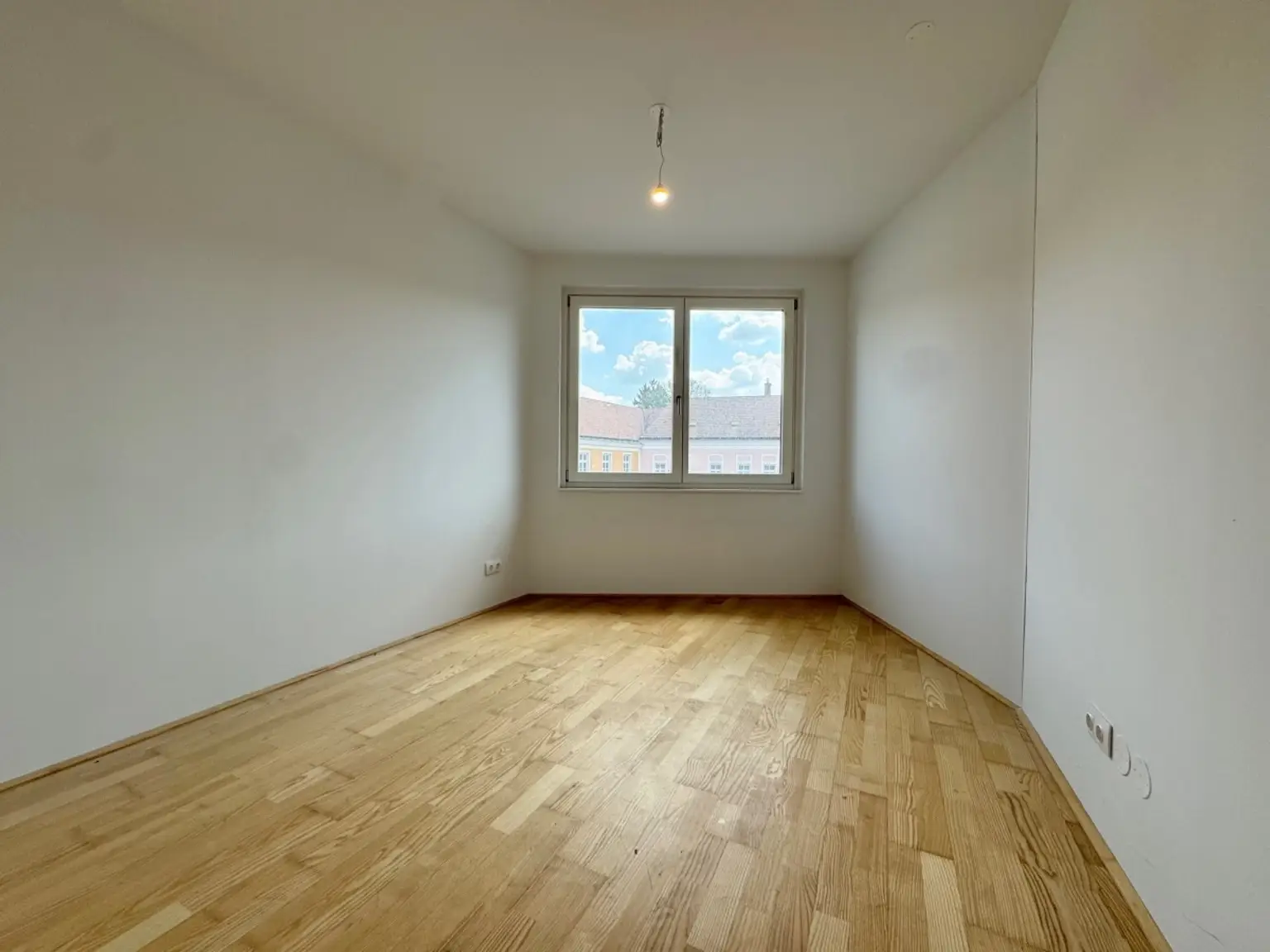 I | ++ NEU ++ Helle 2-ZIMMER mit SONNIGER LOGGIA | Prima Service Immobilien