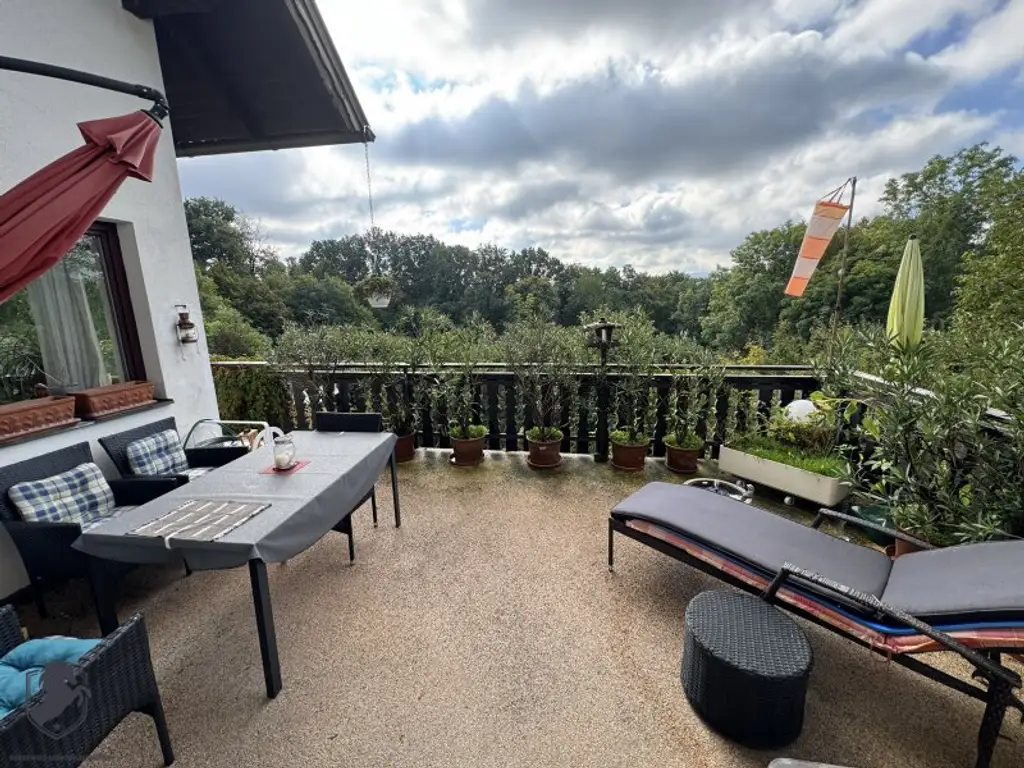 Einfamilienhaus mit großem Keller und traumhaftem Wald-Blick