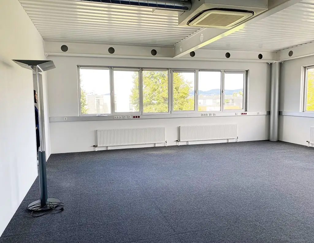 Lichtdurchflutete - Klimatisierte Bürofläche