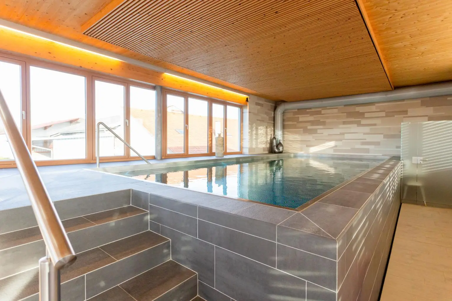 Schwimmhalle Ansicht 2