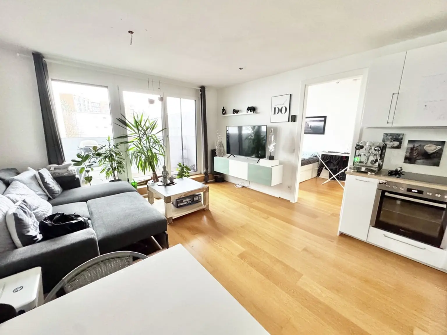 BALKONTRAUM | OPTIMAL AUFGETEILTE 2 ZIMMER | TOPLAGE MIT PERFEKTER VERKEHRSANBINDUNG