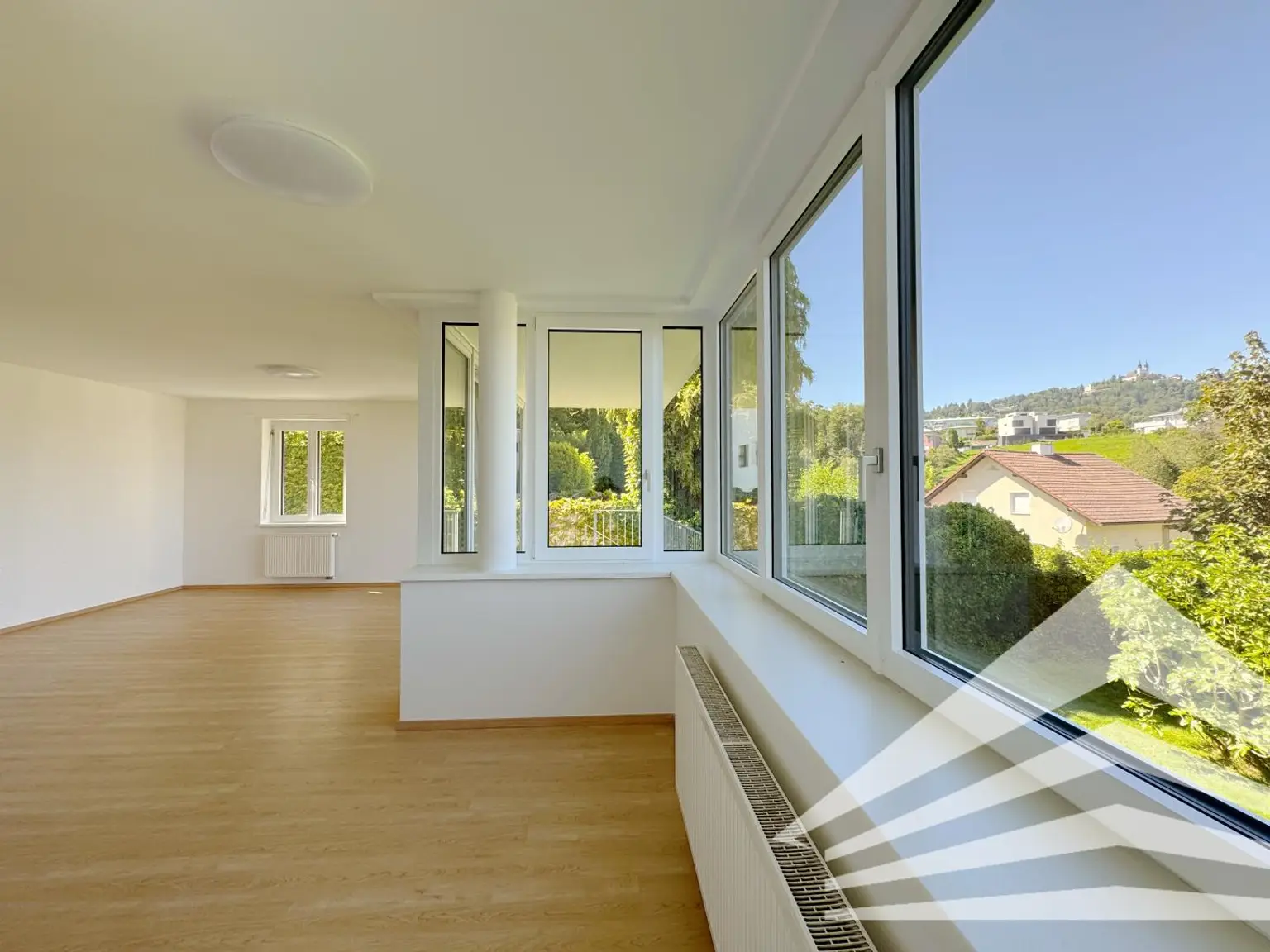 ***Traumhafte 2 Zi.-Wohnung mit Balkon, Eigengarten & TG-Platz am Fuße des Pöstlingbergs***