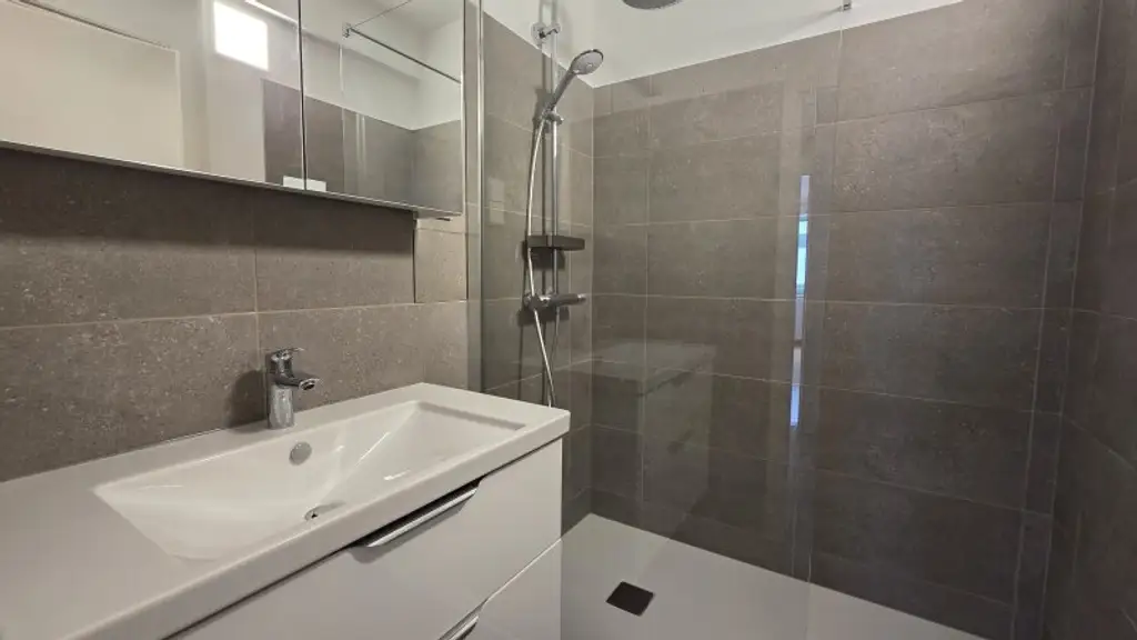 * WG geeignet * perfekte Starter / Paarwohnung * 2 Zimmer * saniert *