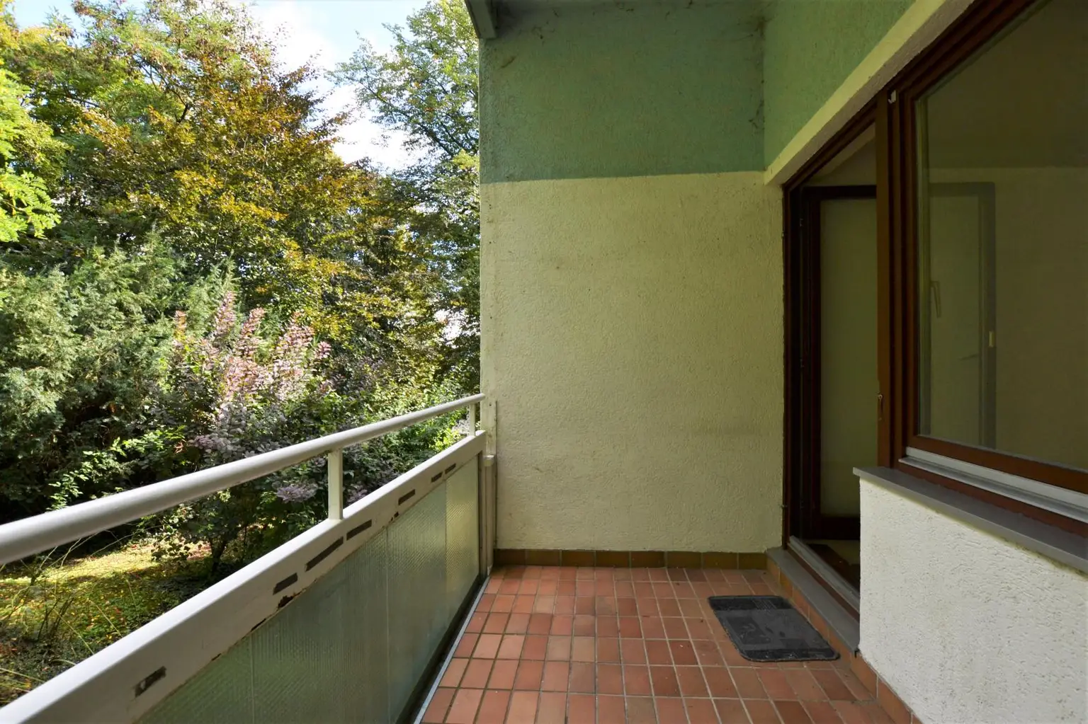 Großzügige 2-Zimmer-Wohnung mit Loggia in Grünruhelage