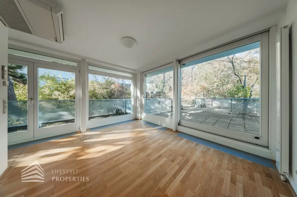 Wunderschöne 5 - Zimmer Wohnung mit Terrasse und Garten