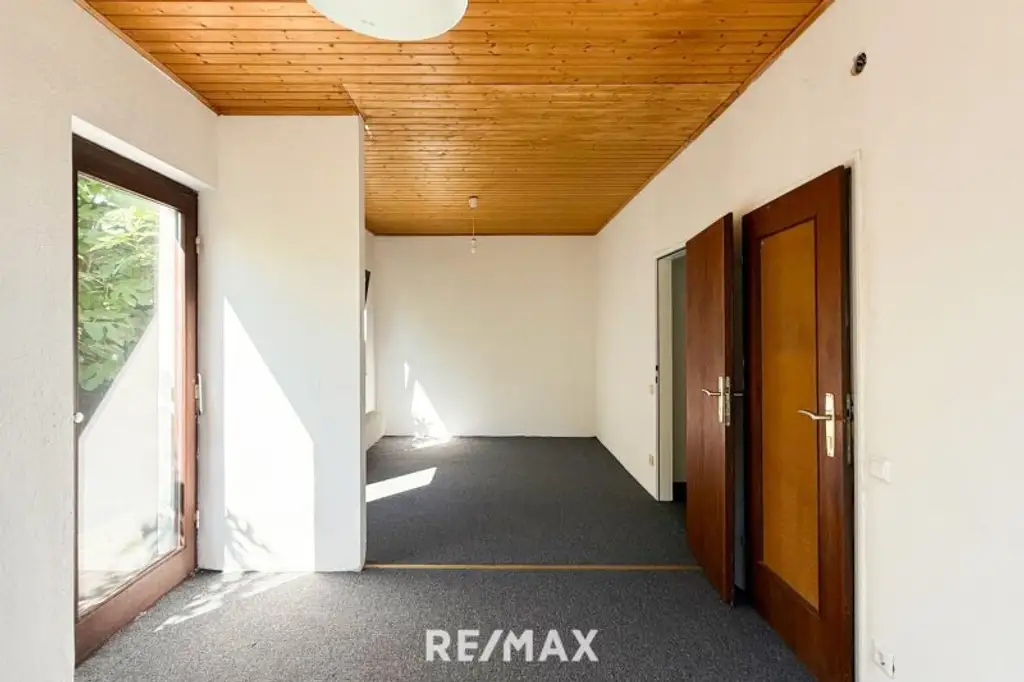 In MAUER uneinsichtiges und traumhaftes Gartenparadies