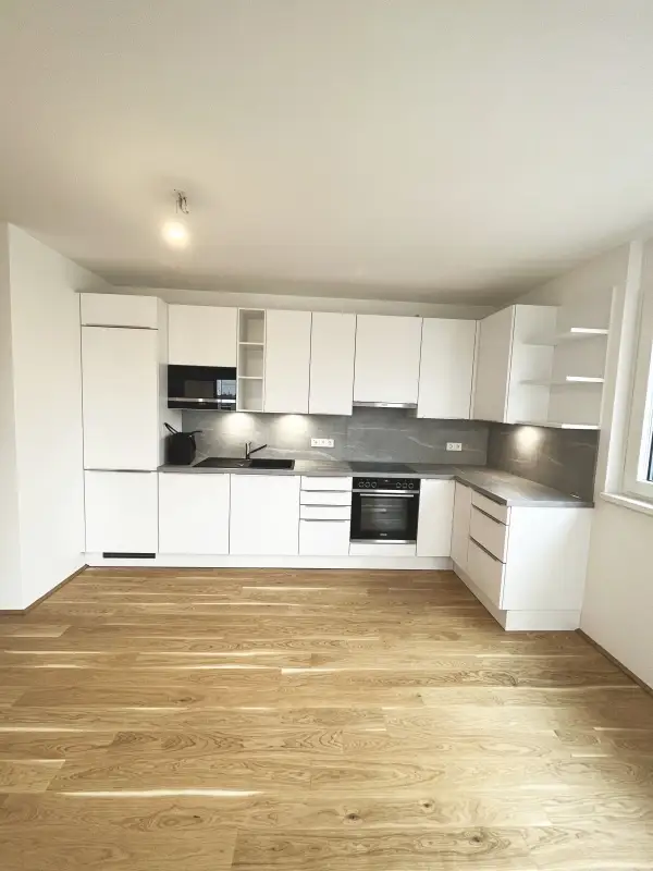 BEL ATRIUM - Moderne 2-Zimmer-Wohnung mit Balkon
- in der Klenaugasse