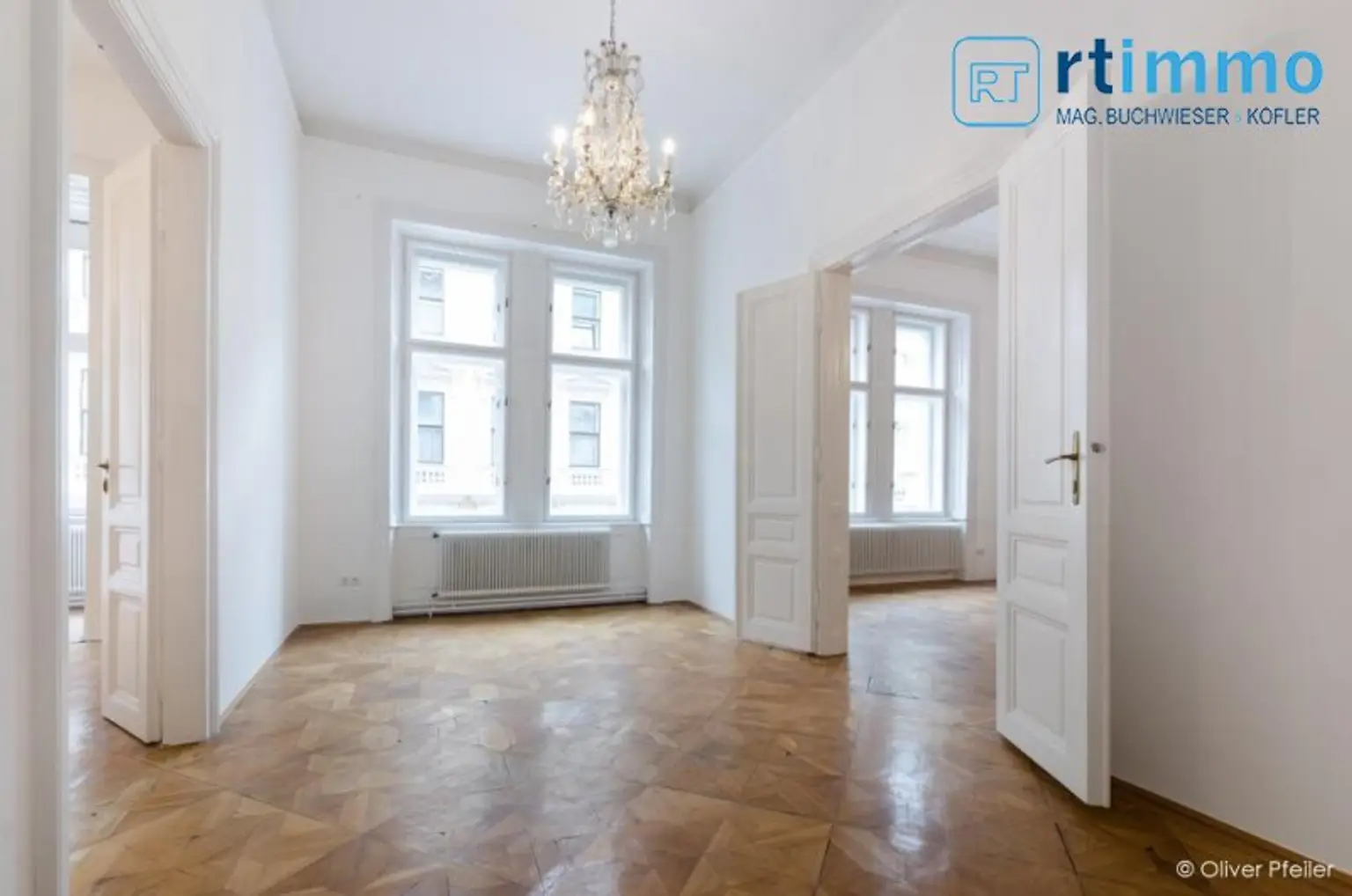 REPRÄSENTATIVE KLASSISCHE BEL ETAGE WOHNUNG IM BOTSCHAFTSVIERTEL