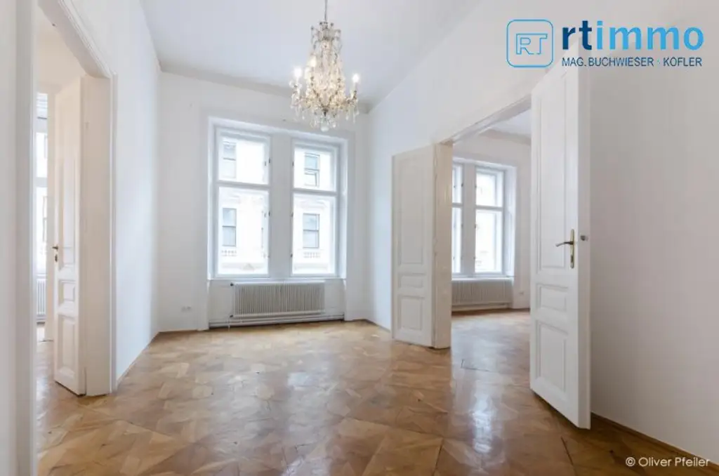 REPRÄSENTATIVE KLASSISCHE BEL ETAGE WOHNUNG IM BOTSCHAFTSVIERTEL