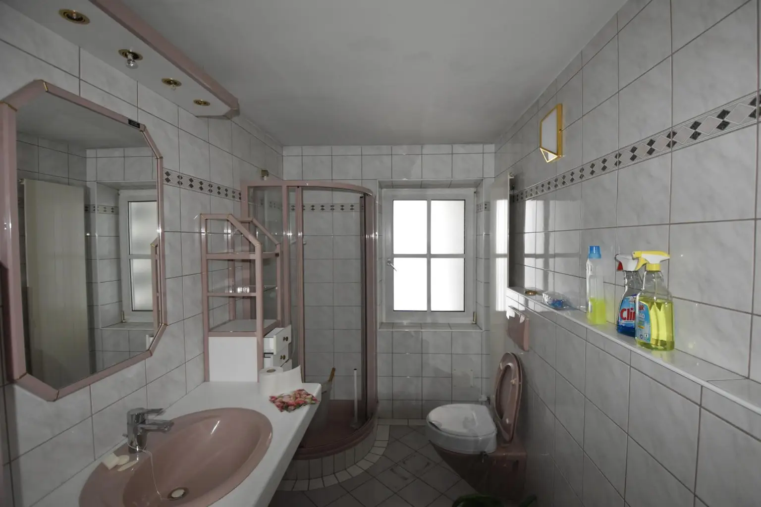 Badezimmer Wohnung 1 OG