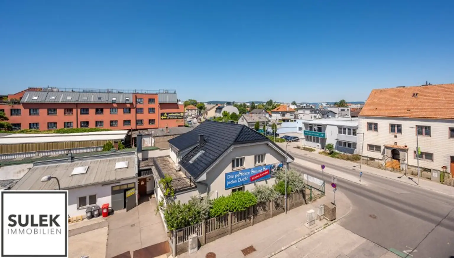 Grundstück mit vier Baukörpern - Büro-, Geschäfts- und Gewerbegebäude inkl. Parkplätzen in Vösendorf