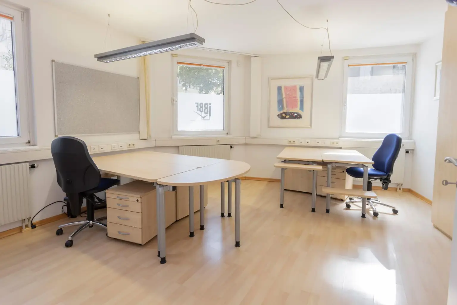 Vielfältig nutzbar: 2-Zimmer Erdgeschosswohnung oder Büro in bester Lage 22. Bezirk