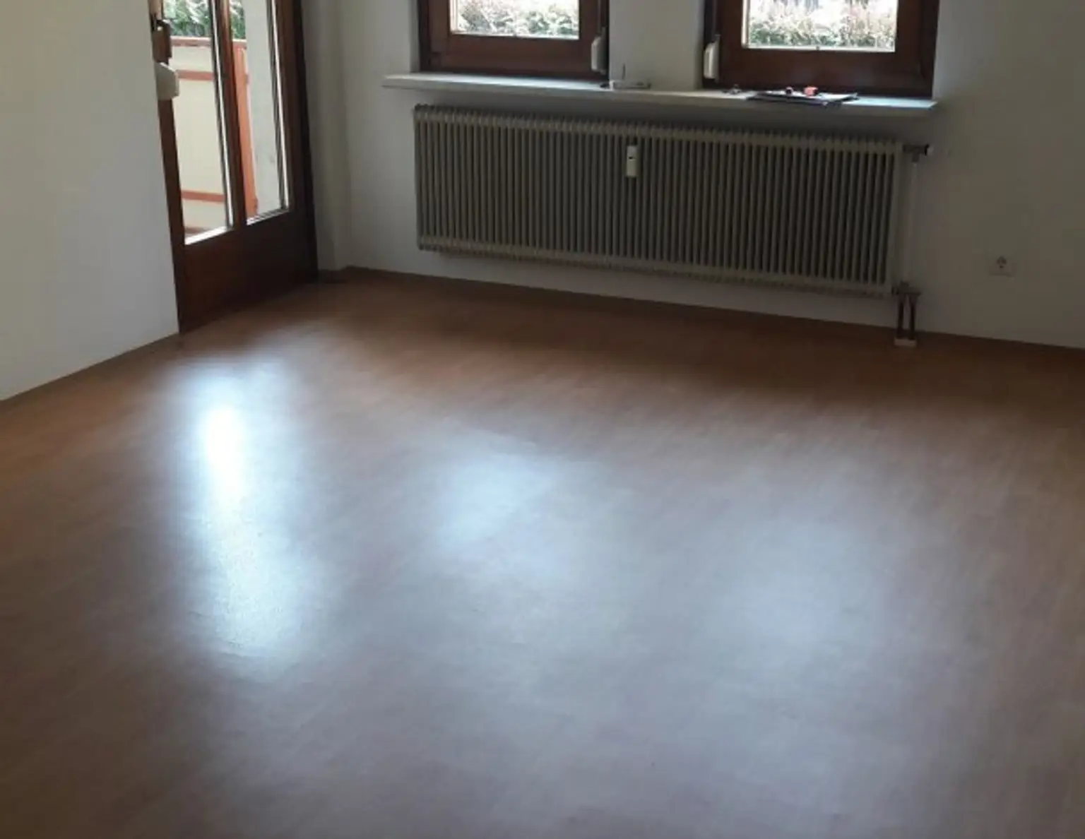BASTLERHIT - Erdgeschoss mit Sonnenbalkon - provisionsfrei!!