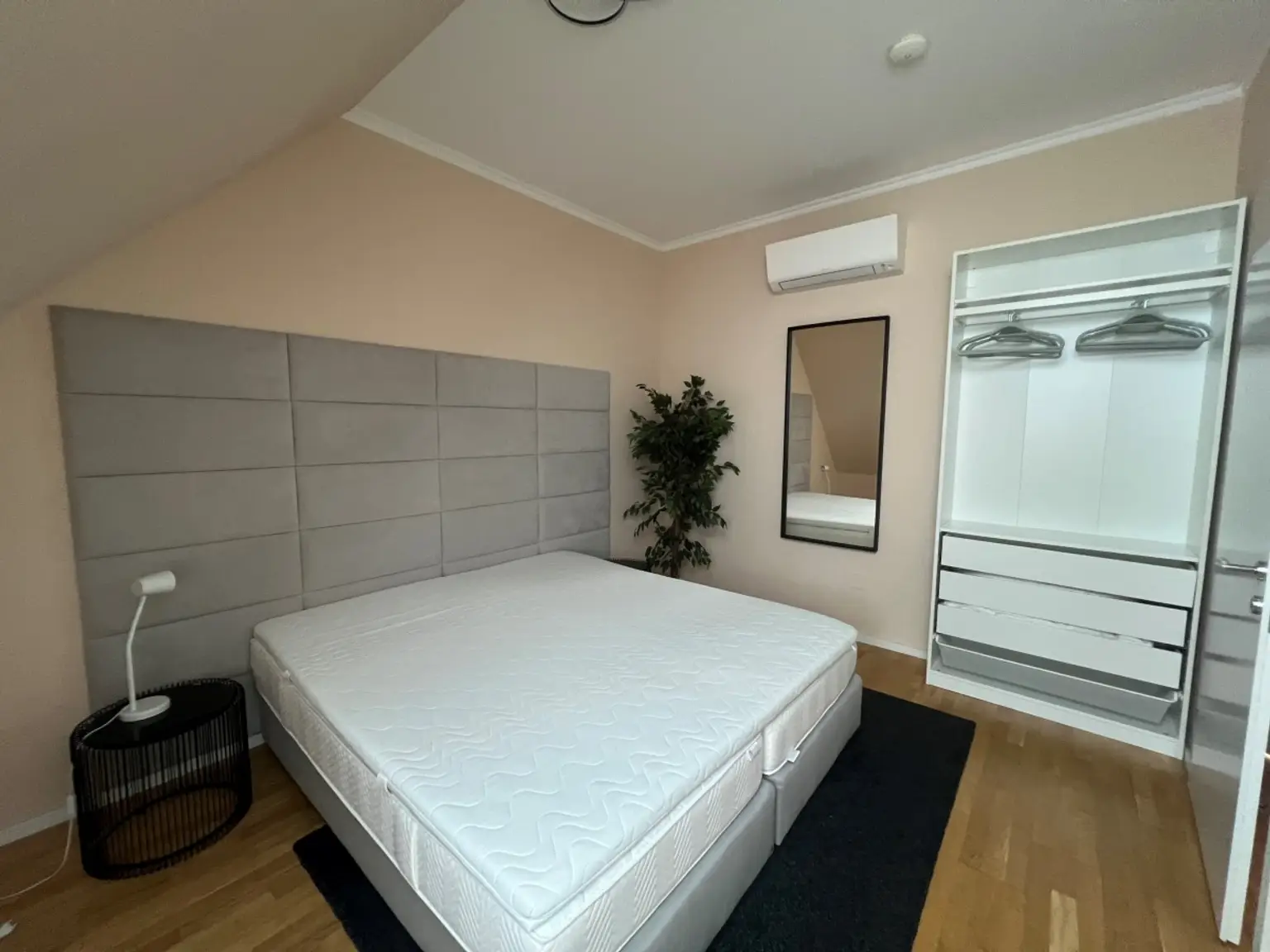 2u | TRAUMHAFTE Dachgeschosswohnung - Top Zustand, Terrasse mit Ausblick | Prima Service Immobilien
