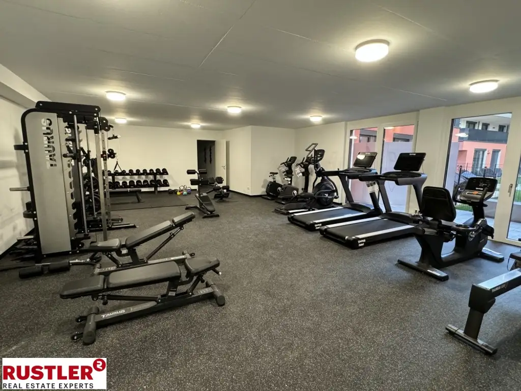 **ATTEMSGARTEN - HOCHWERTIGE 4 Zi WOHNUNG INKL. KÜCHE - 2 TERRASSEN - 2 BÄDER UND FITNESS**