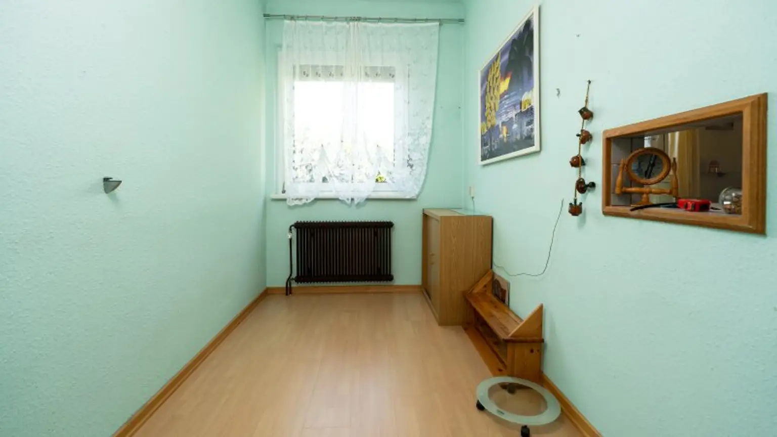Kapitalanlage mit Potential – 2 Häuser auf Eckgrundstück mit rund 938 m² Grundstücksfläche!