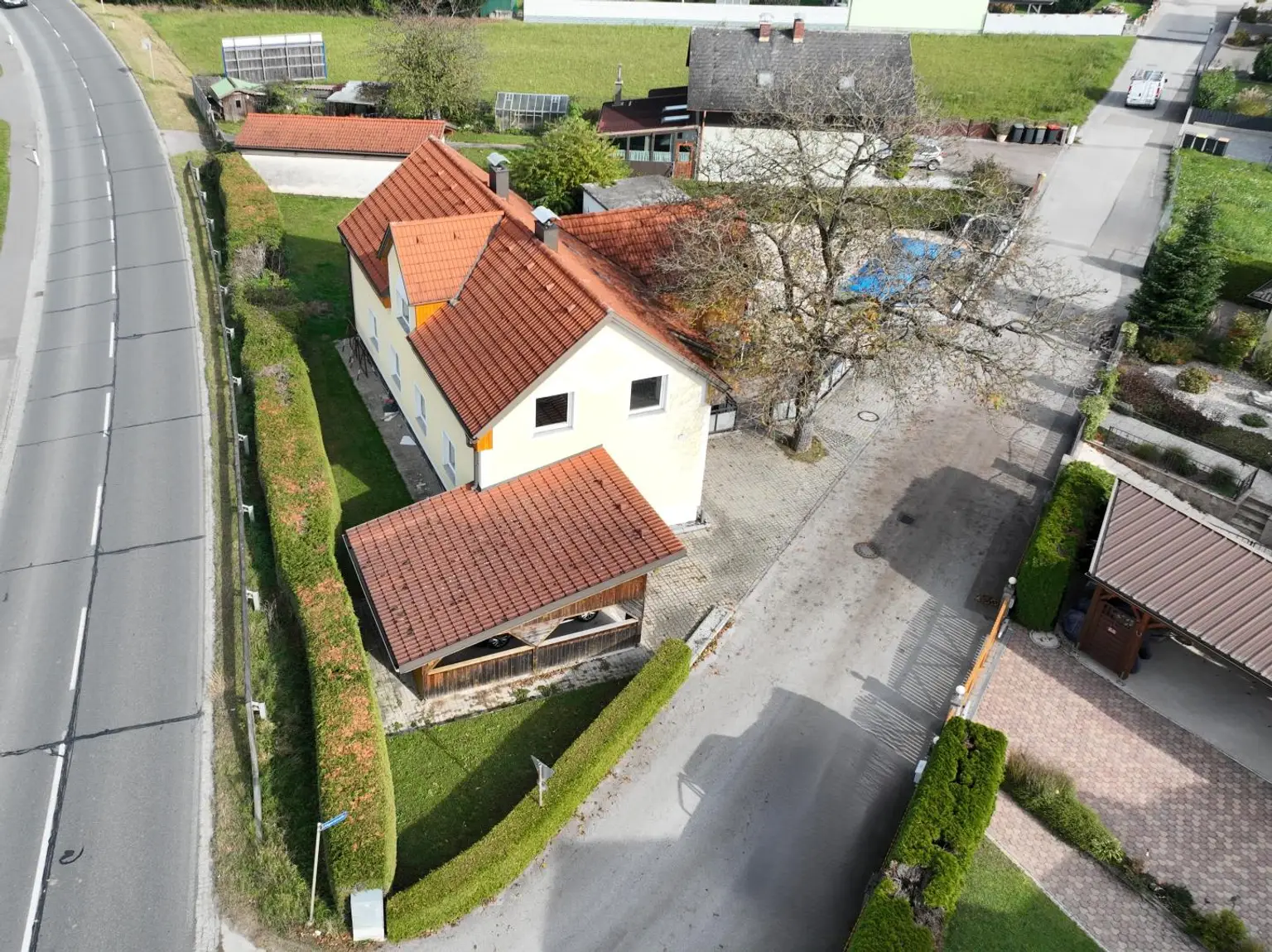 Geräumiges Haus mit Garten und Pool