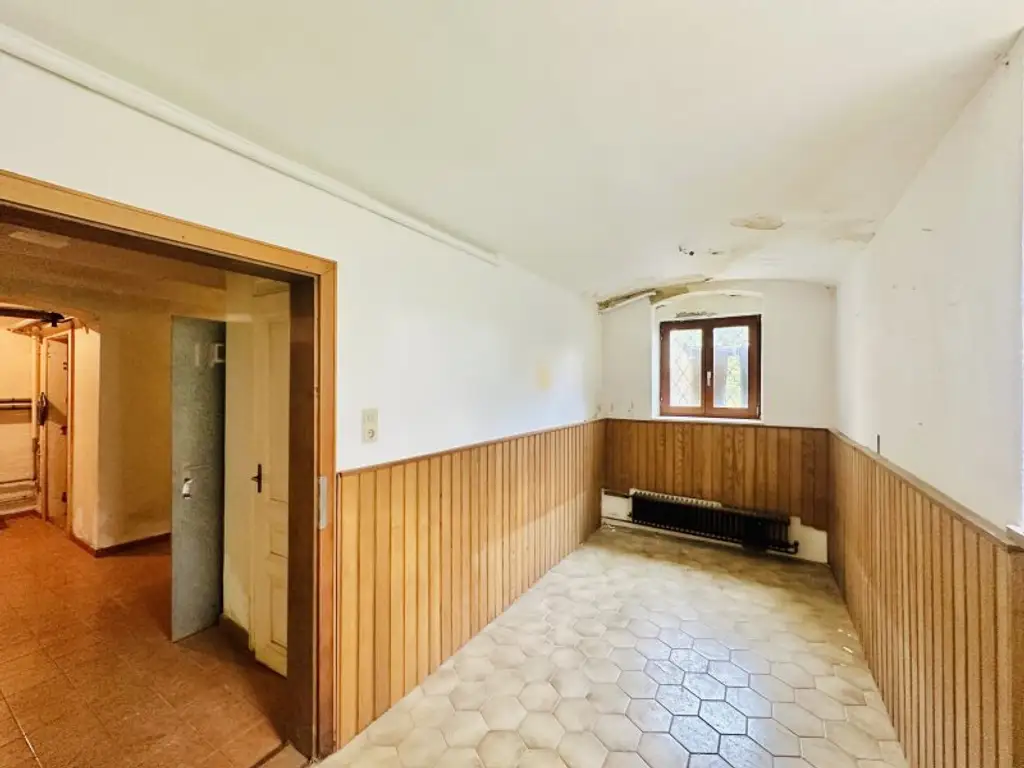 Sanierungsbedürftige Altbauvilla