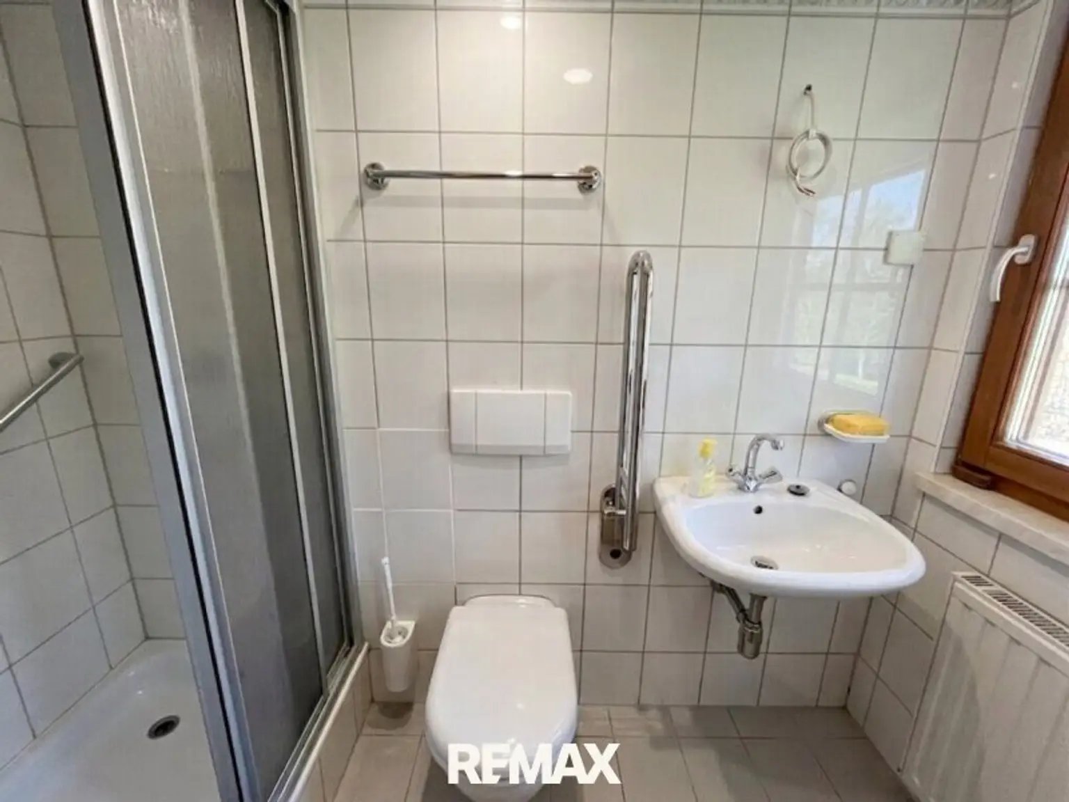 separates WC mit Dusche