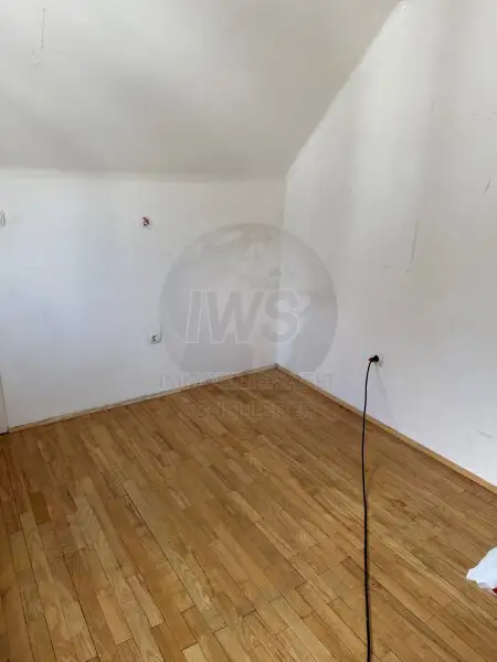 Großes Wohnhaus-Zentrumsnah-Sanierungsbedarf!