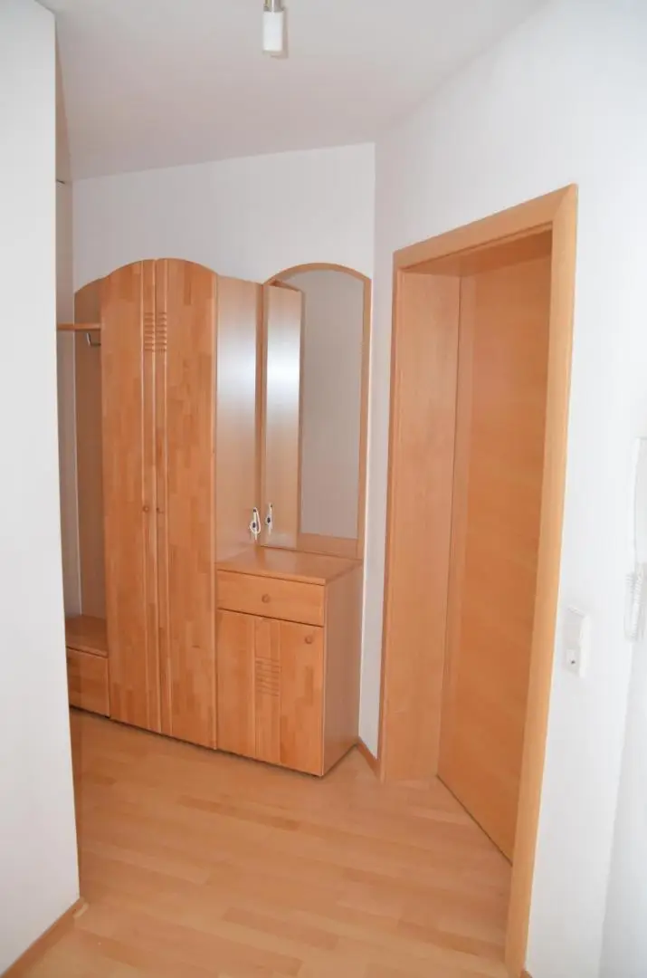 Großzügige Dachgeschosswohnung und Gartenmitbenutzung