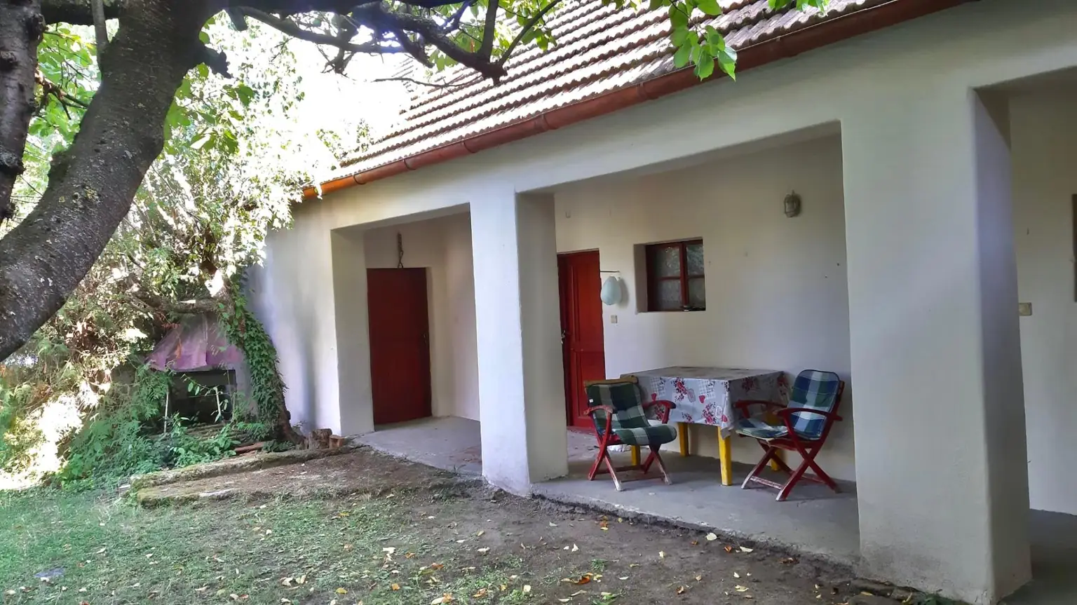 Charmantes, idyllisches Landhaus mit eigenem Ferienappartement und Raum für Ideen!